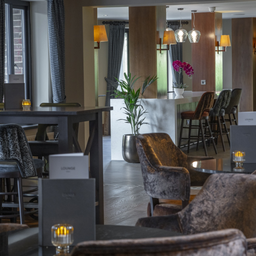 <p>SCENE BAR & LOUNGE</p>