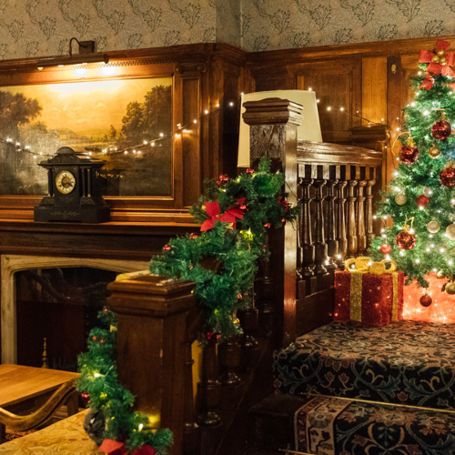 <p>CHRISTMAS AT THE MANOR HOUSE</p>